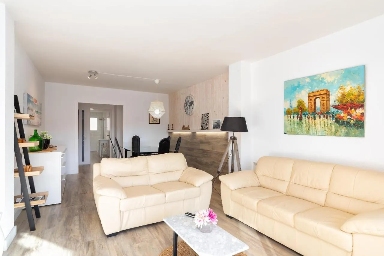 Hauzify I Center S'Agaro Apartment